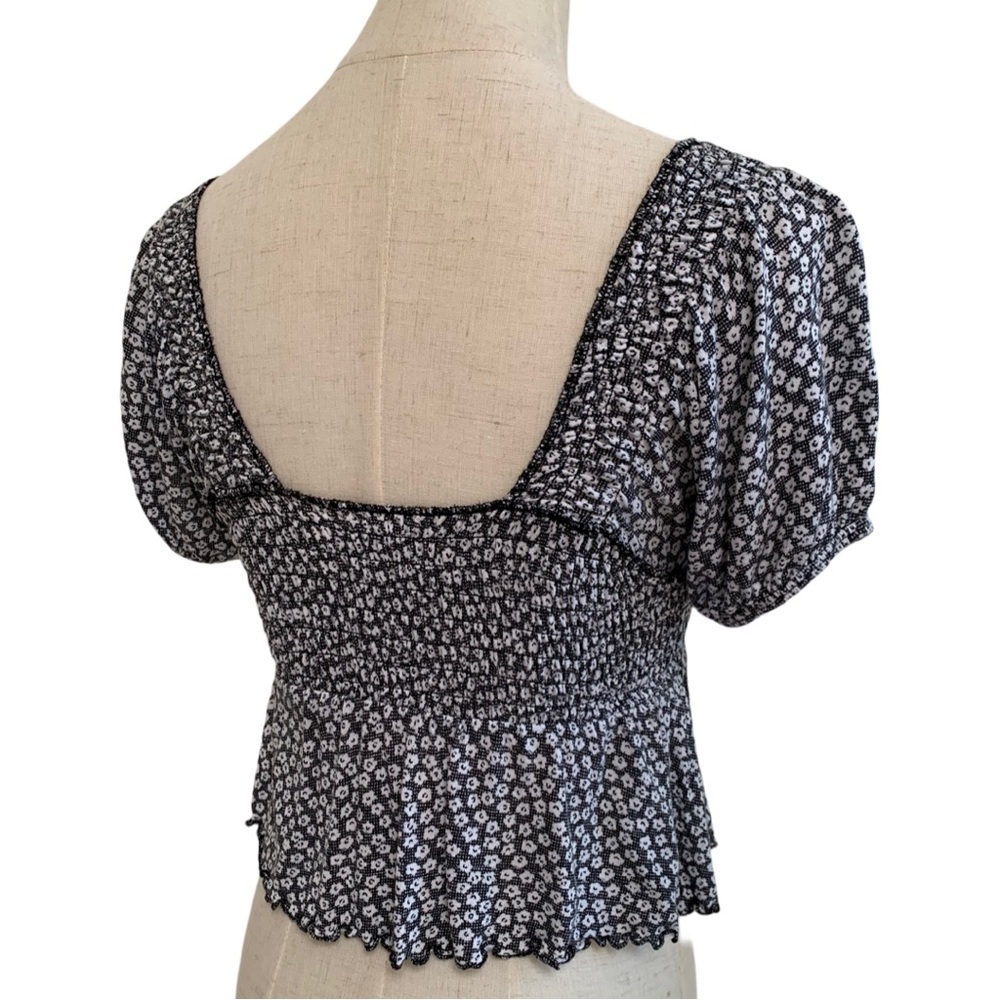 UO Urban Outfitters Angelo Smocked Bodice Top Ditzy Floral Black & White Size S - Picture 8 of 17